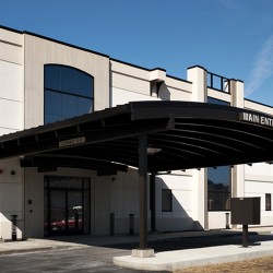 Image of Main Entrance of Lourdes Primary Care